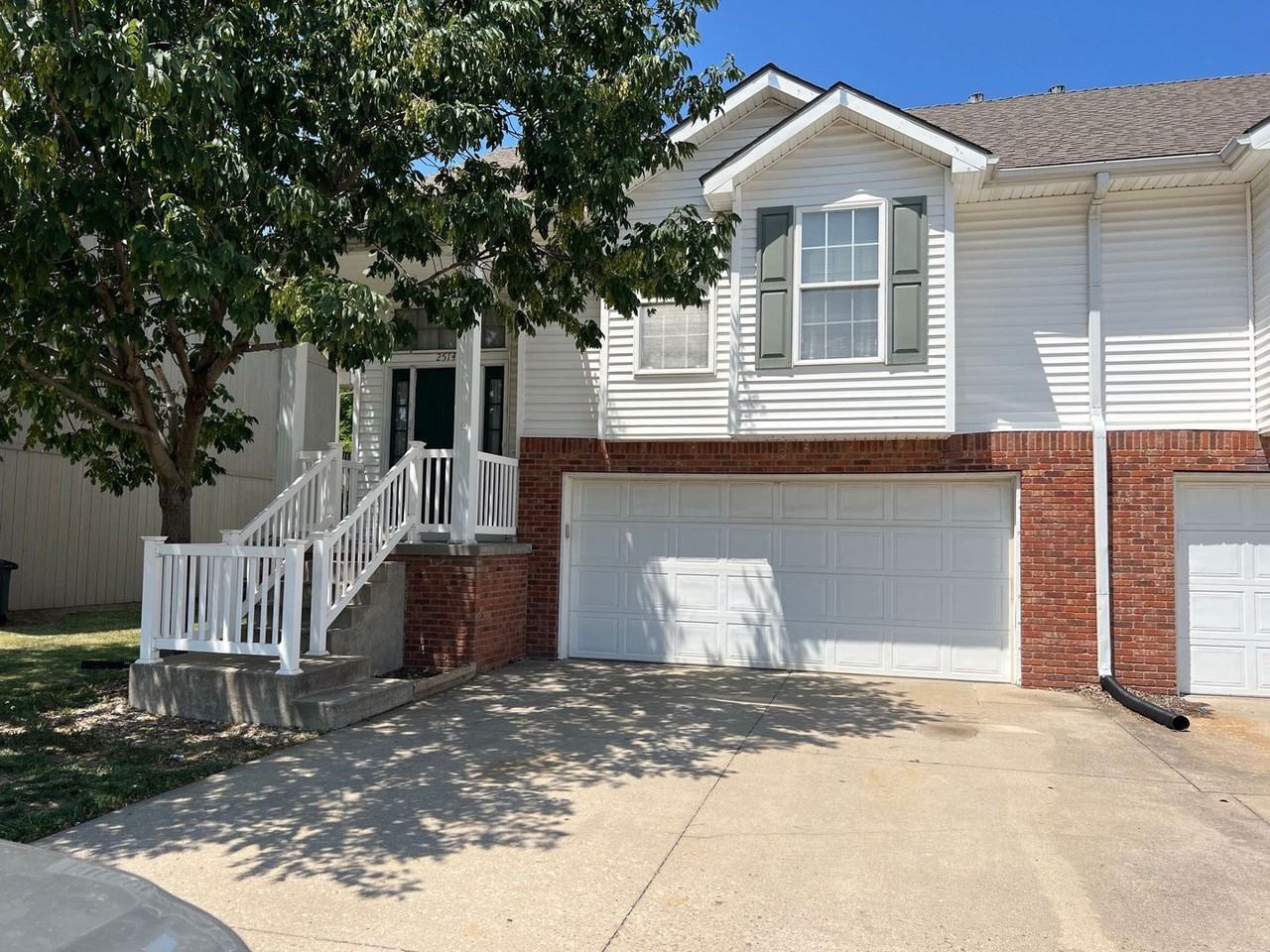 2514 Bent Oak Ct - Photo 2 of 20