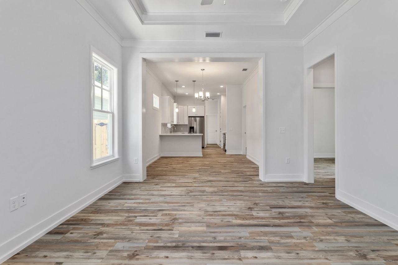 420 Nw 1st St - Photo 2 of 7