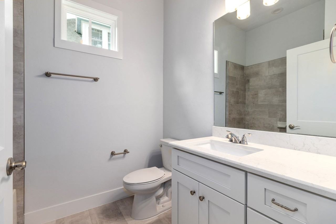 420 Nw 1st St - Photo 5 of 7