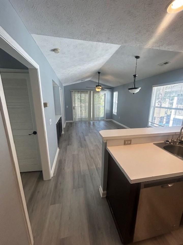 525 White River Drive #20I - Photo 5 of 26