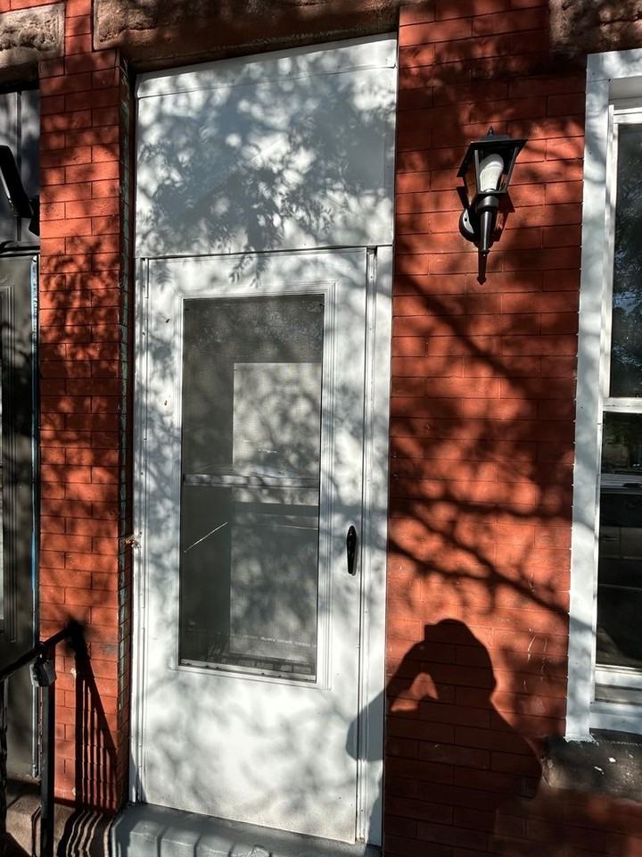 298 Rutherford Ave - Photo 2 of 34