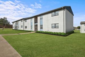 featured image of 701 E Wilshire Blvd