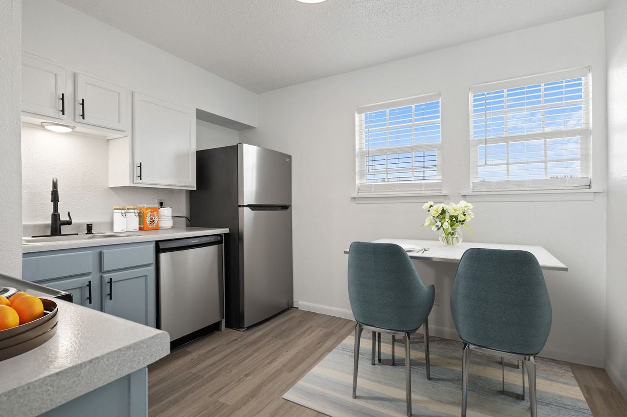 Midpoint on Wilshire - Photo 6 of 32