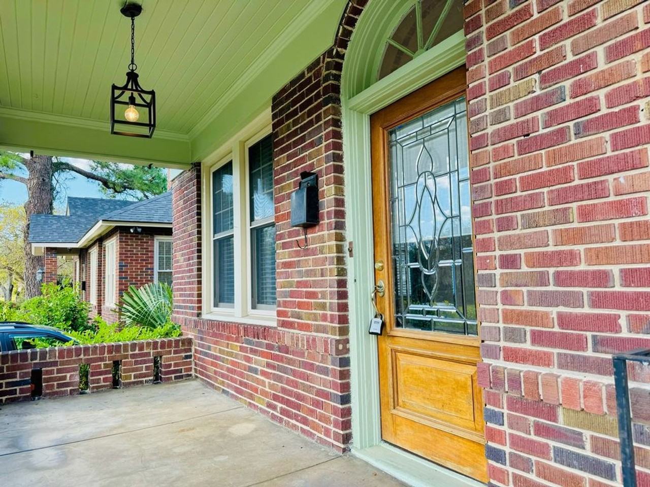 308 E 54th St - Photo 2 of 26