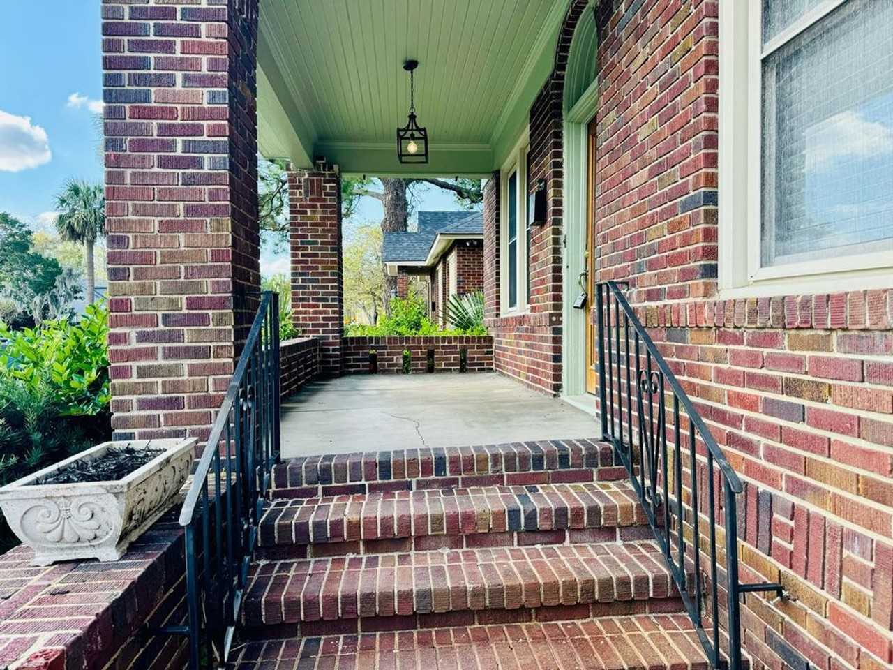 308 E 54th St - Photo 3 of 26