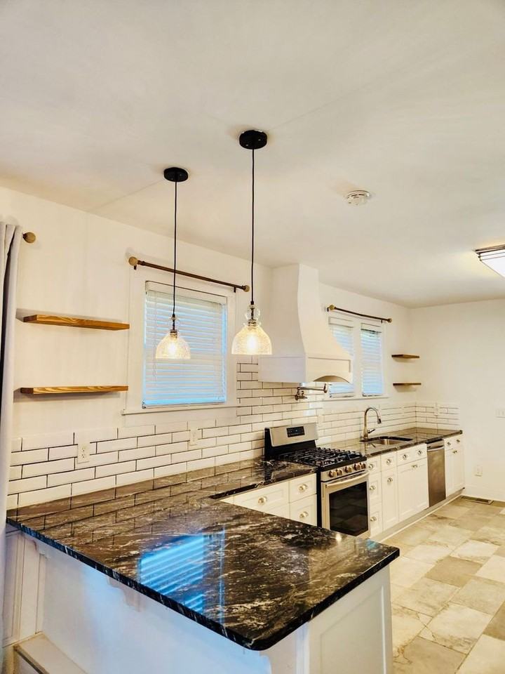 308 E 54th St - Photo 6 of 26