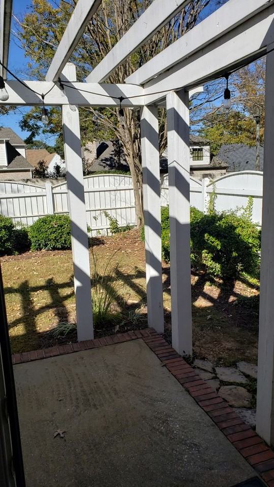 2155 Heather Pl - Photo 3 of 32