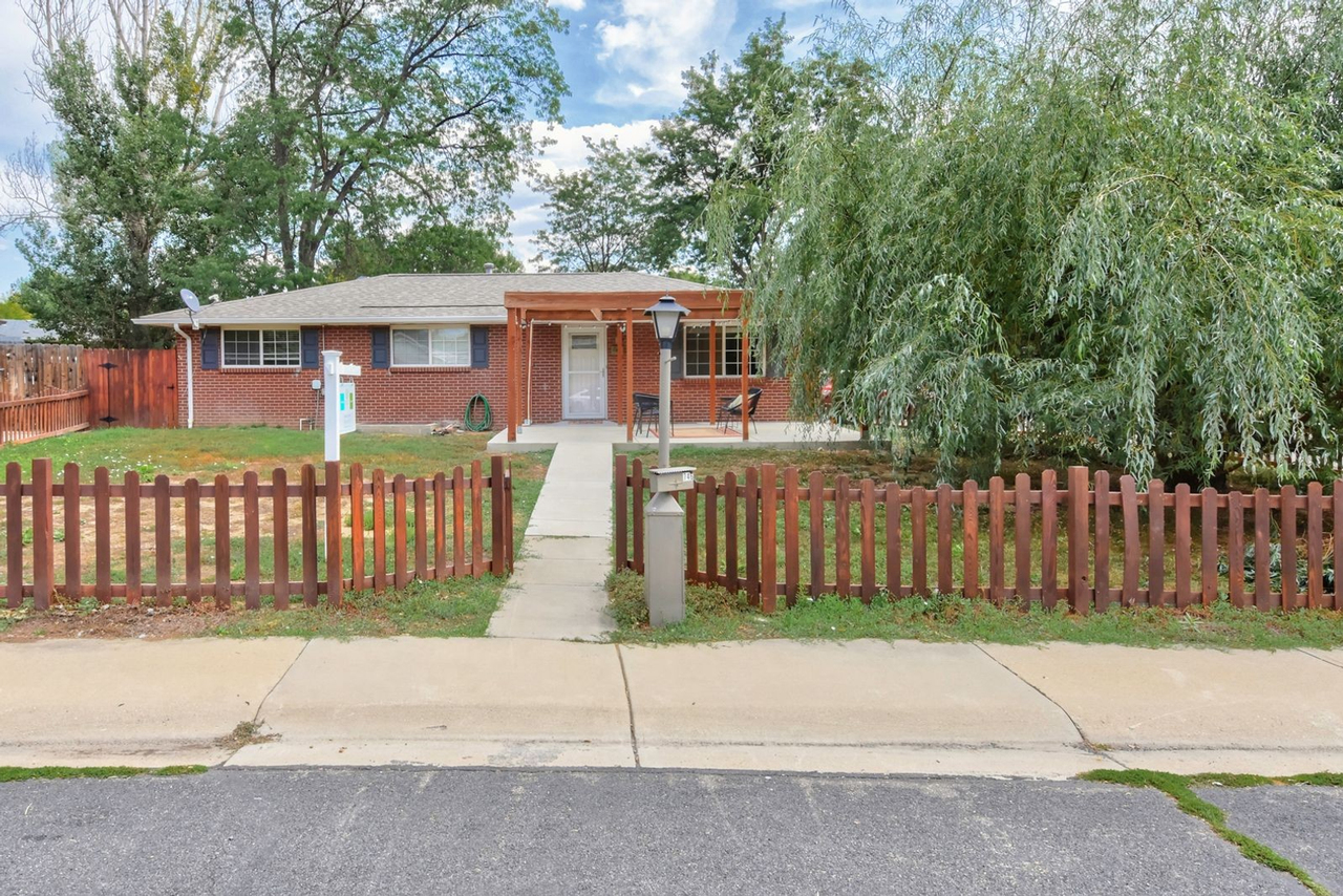 746 Goss Drive - Photo 2 of 22