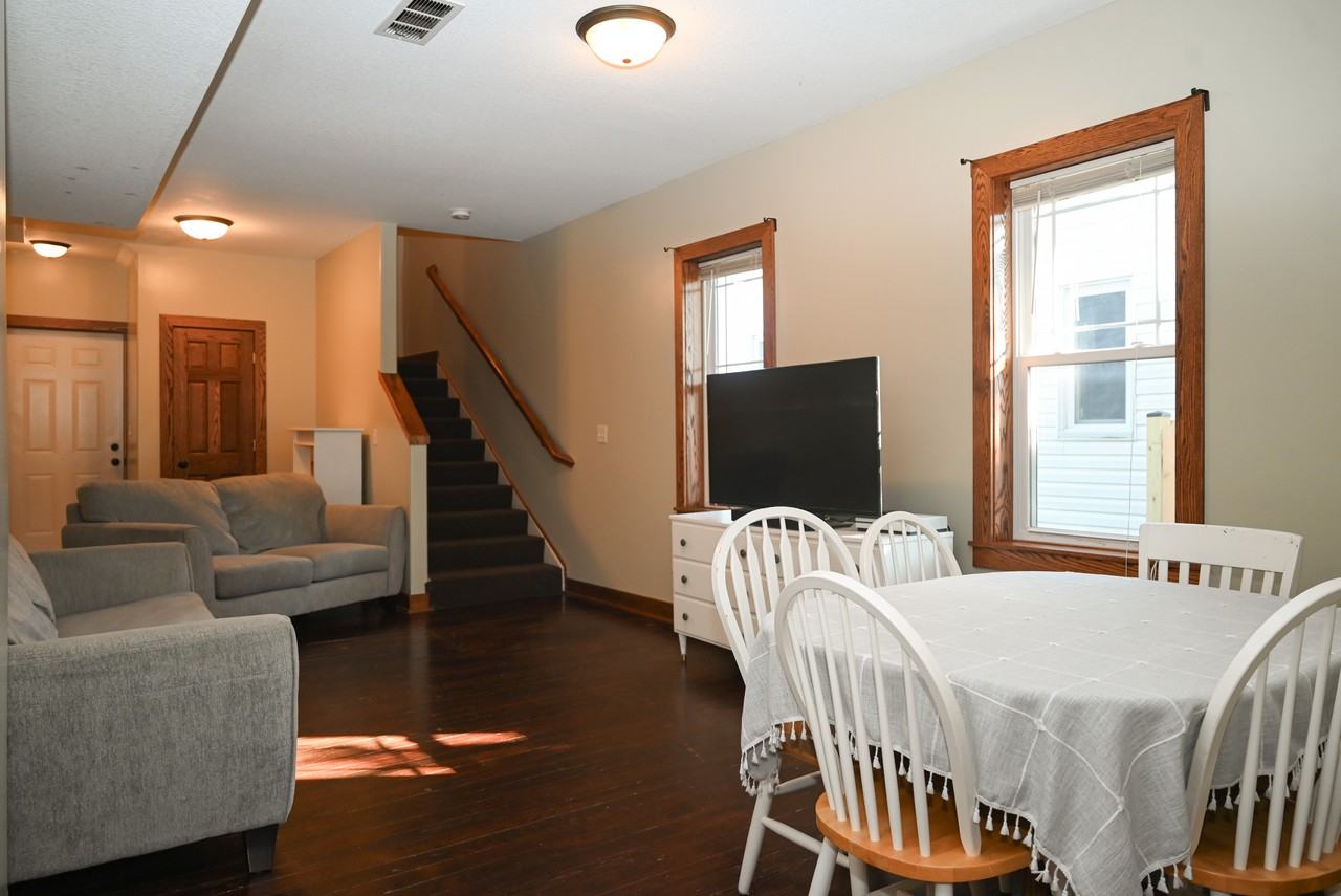 507 E 7th St #509 - Photo 2 of 12