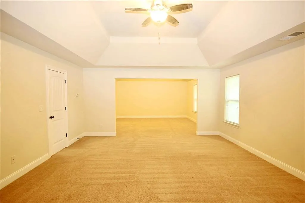 625 Highbranch Cir #NA - Photo 3 of 17