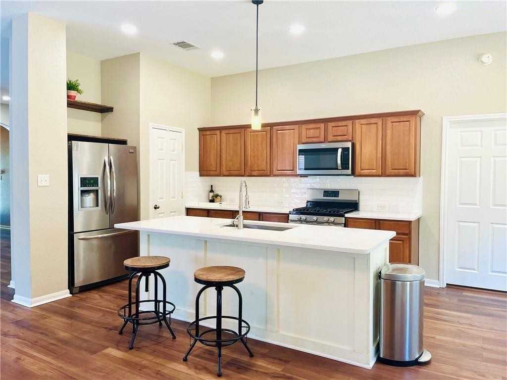 108 Newport Landing Pl - Photo 3 of 8
