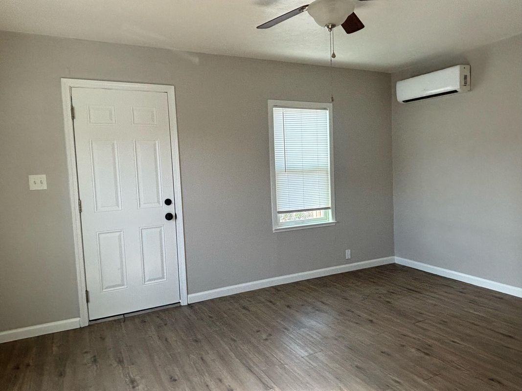 1709 Lucerne Ave - Photo 3 of 5