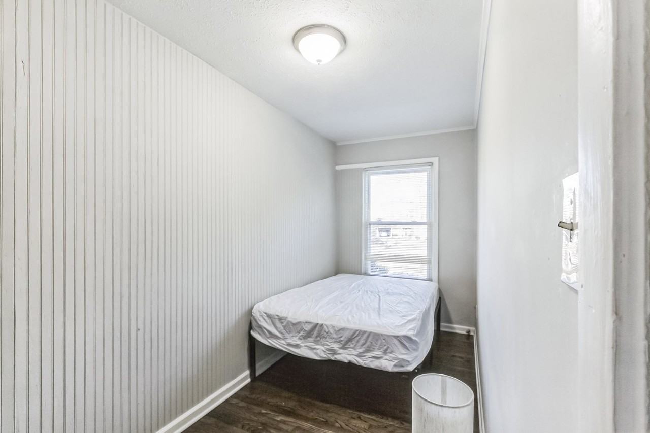 Coventry Ct - Photo 2 of 3