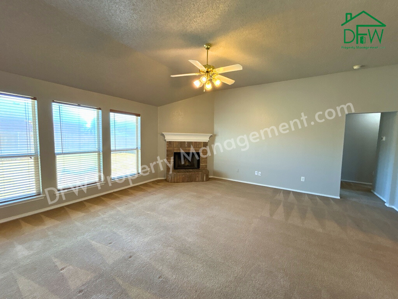 7033 Snowy Owl St - Photo 3 of 34