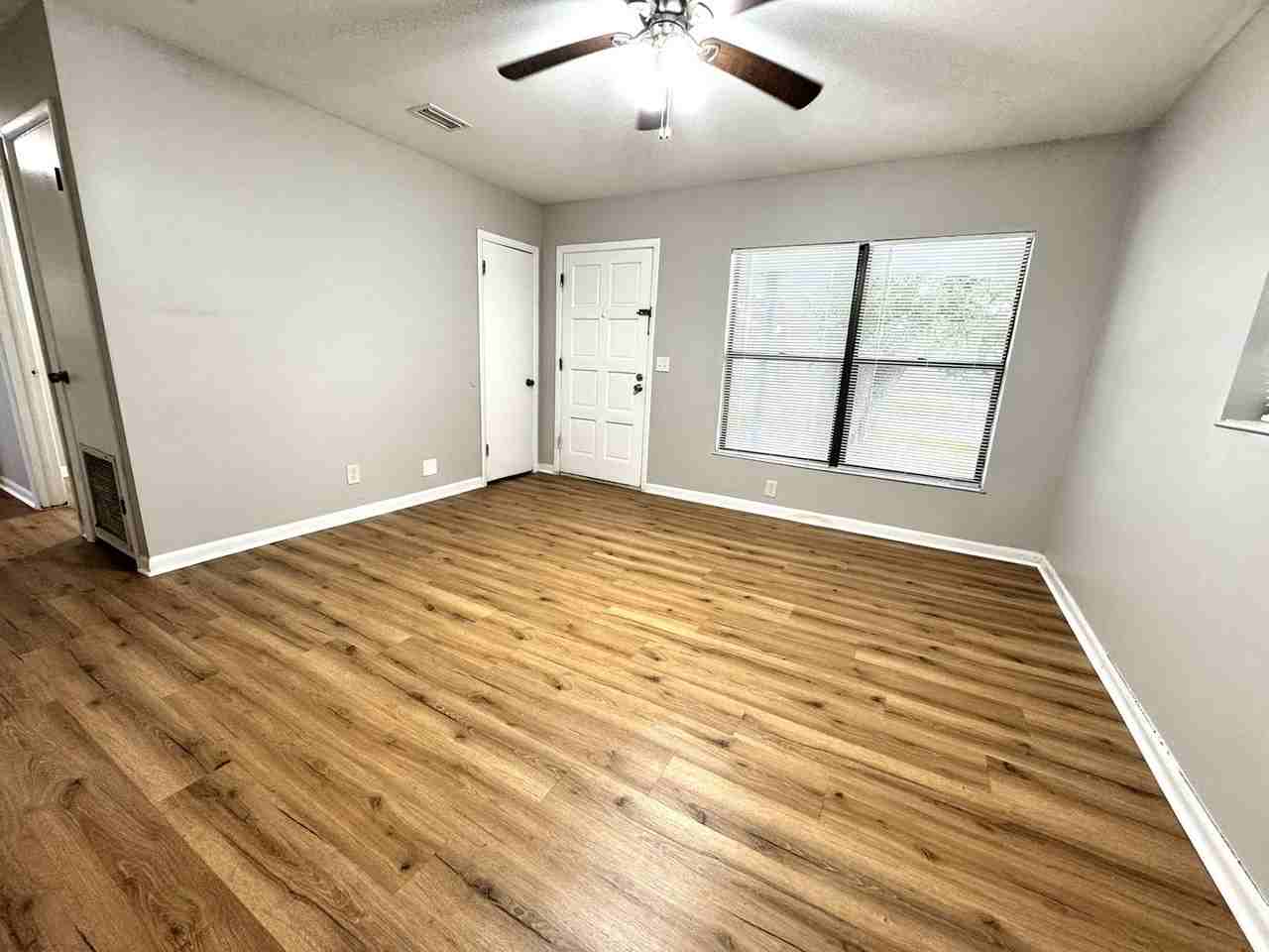 447 Brighton Ave - Photo 3 of 15