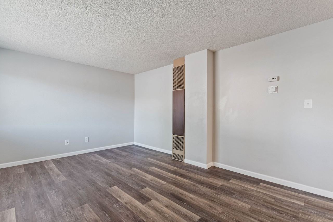 128-136 La Rue Avenue - Photo 5 of 9