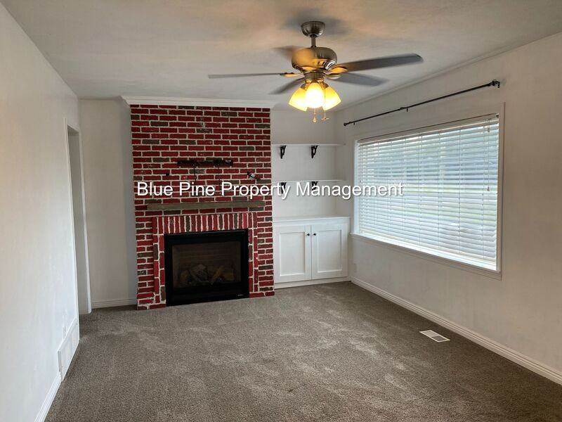 12415 N 15th E - Photo 3 of 16