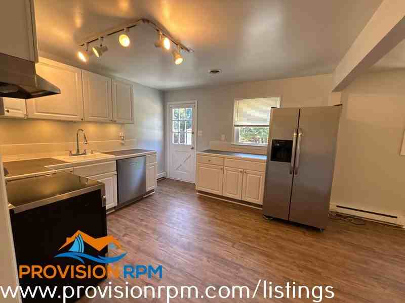 322 Creek Blvd - Photo 5 of 24