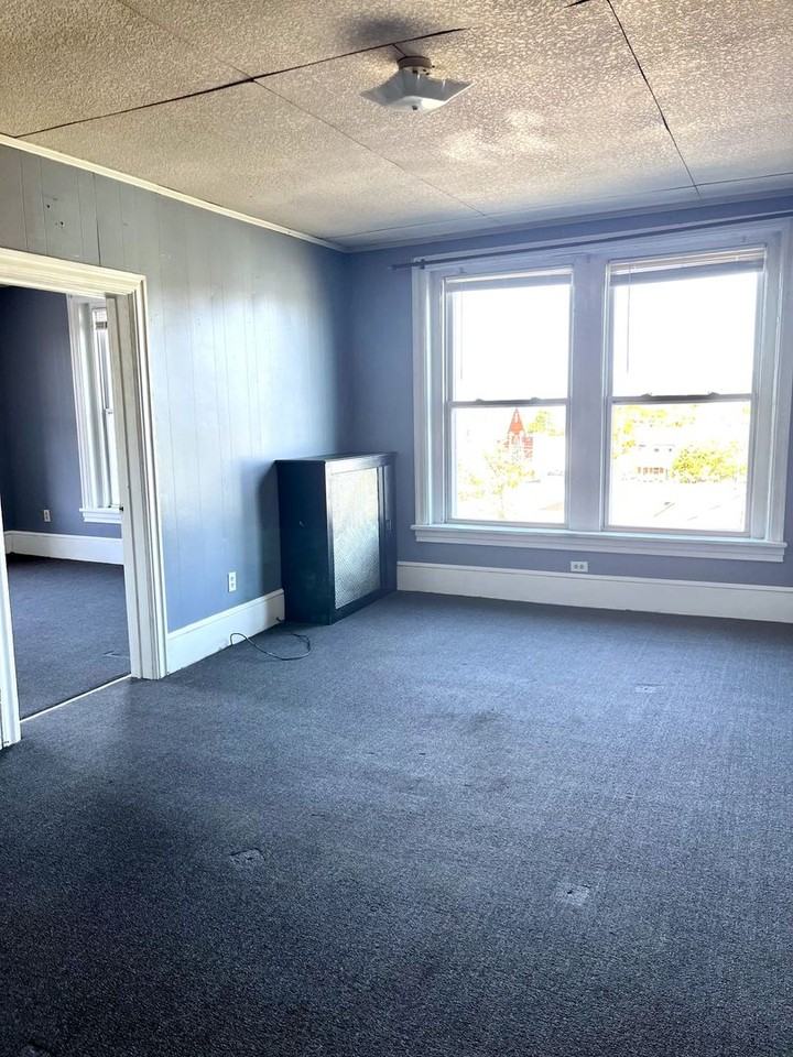 206 E King St - Photo 3 of 35