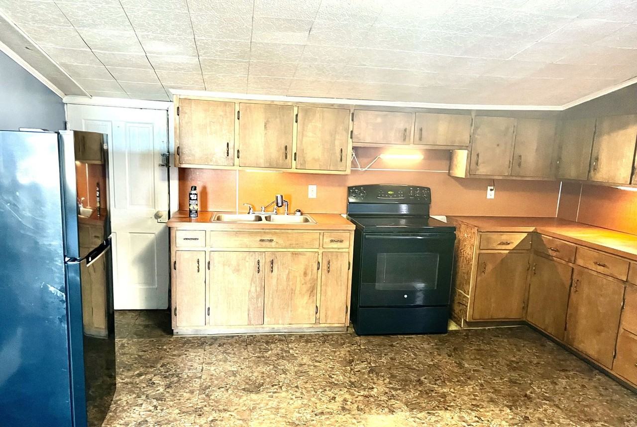 206 E King St - Photo 7 of 35