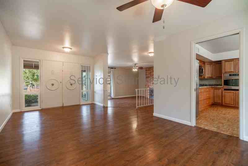510 Redondo Dr N - Photo 5 of 38