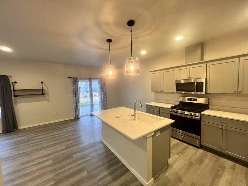 2223 Eversull Ln - Photo 4 of 23