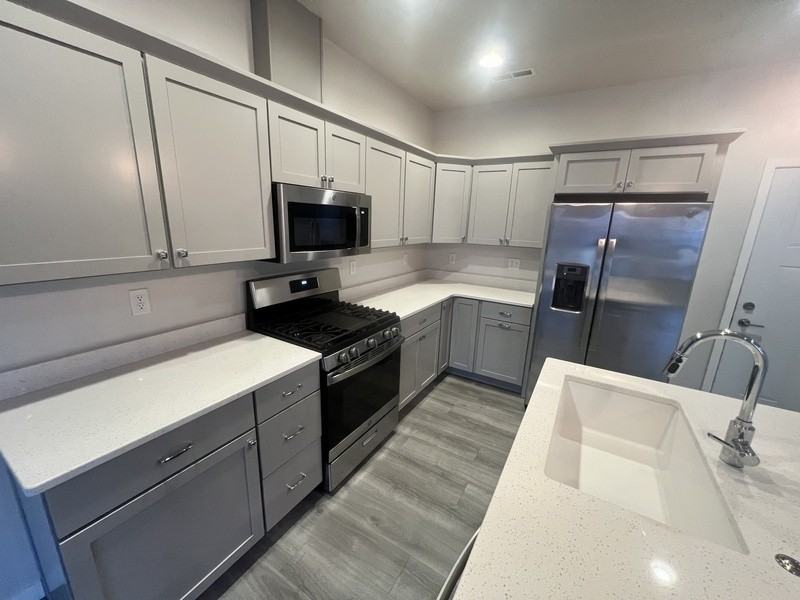 2223 Eversull Ln - Photo 5 of 23