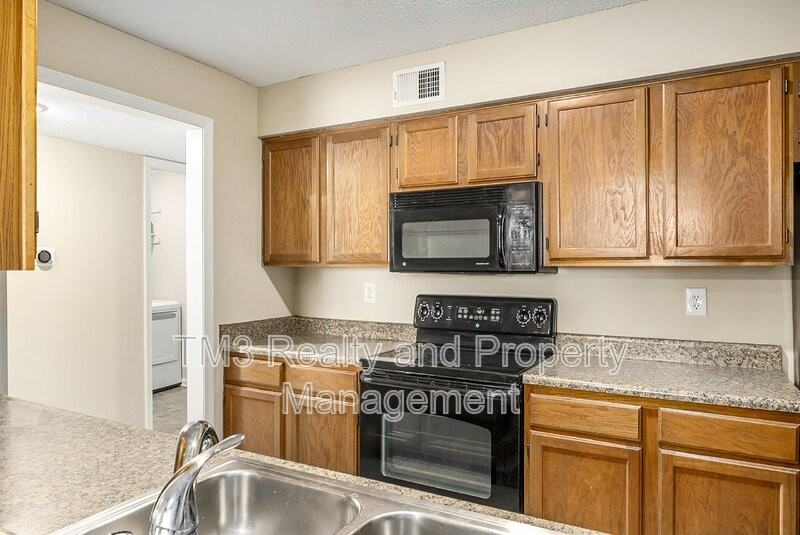 11118 Nieman Rd #301 - Photo 5 of 15