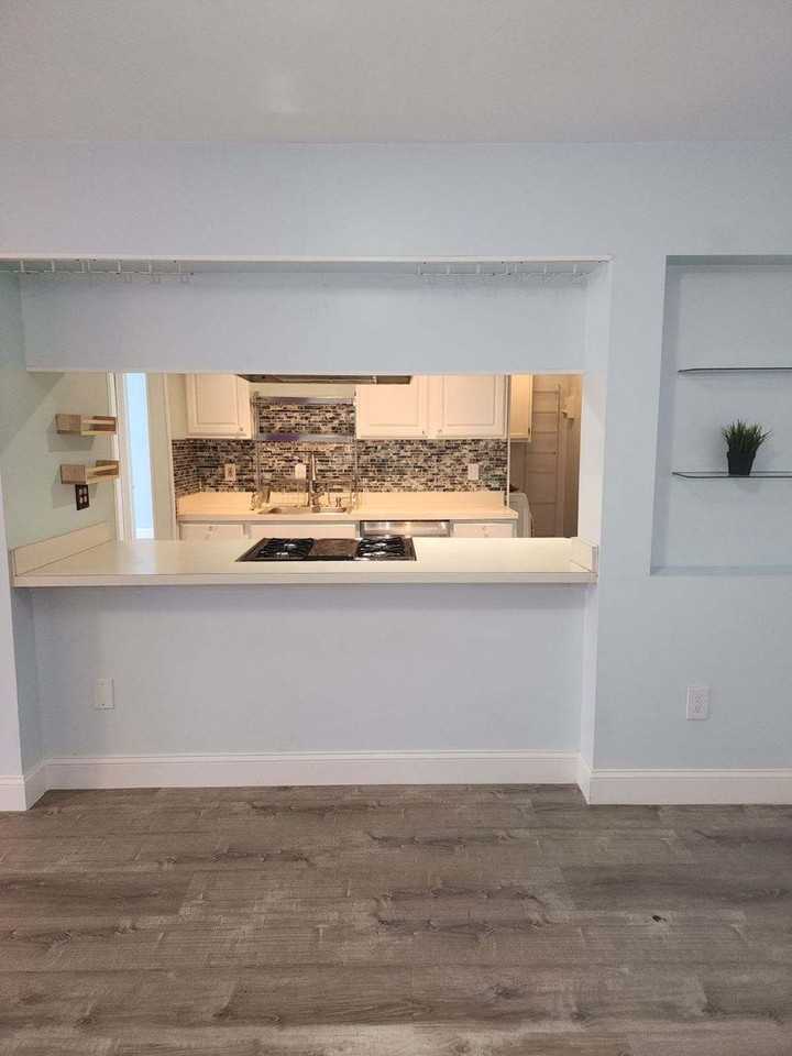 401 Waters Edge Dr - Photo 7 of 17