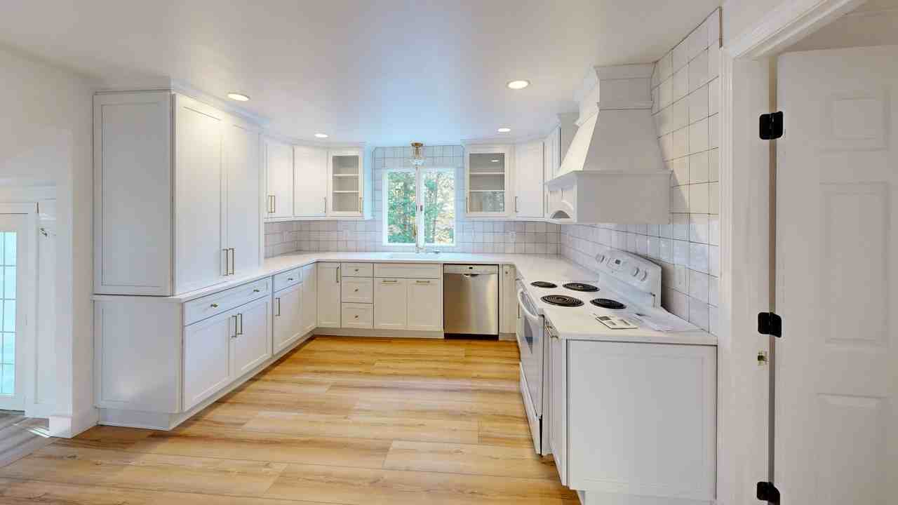 114 Sargent Rd - Photo 2 of 21