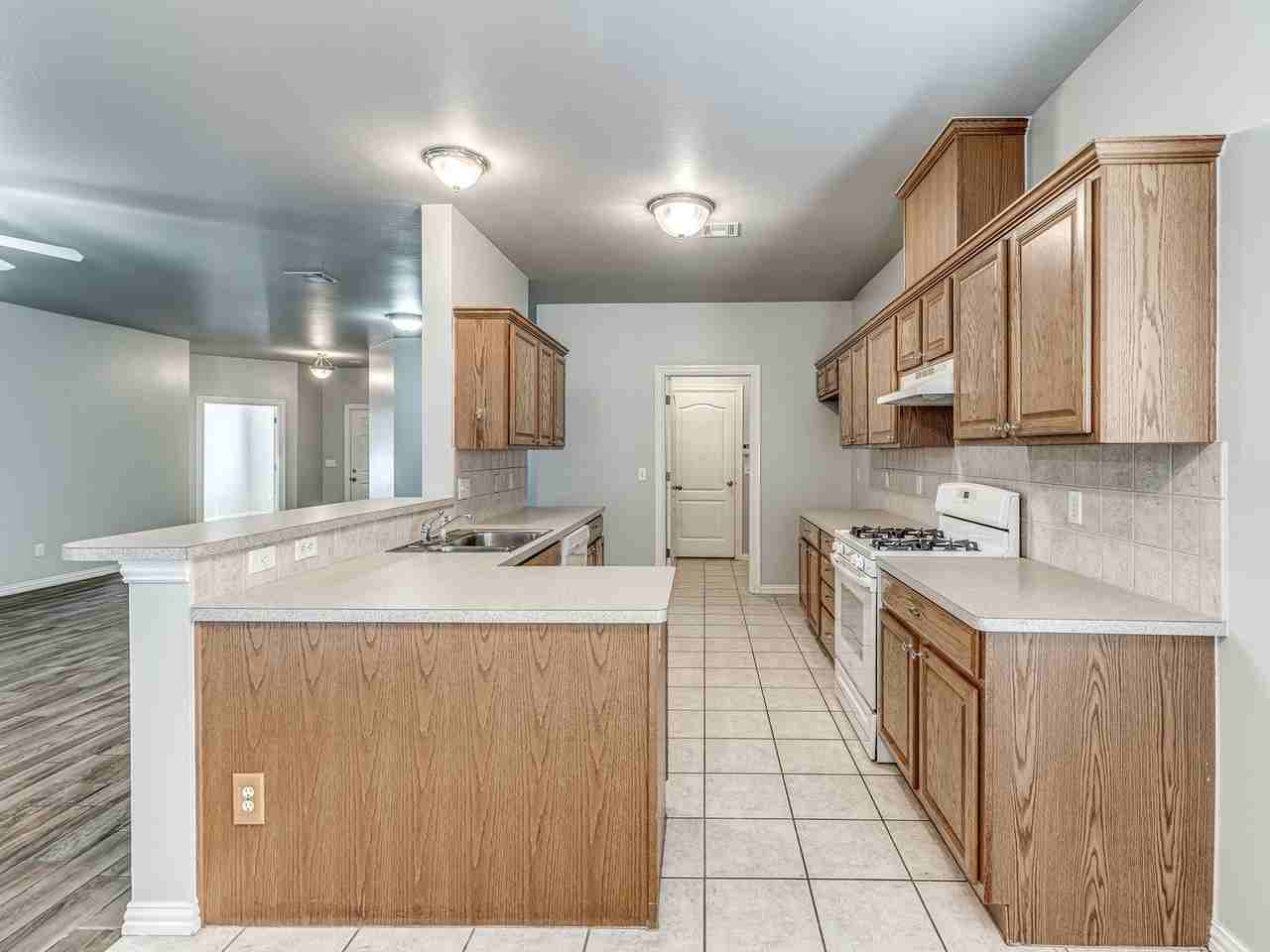 2621 Nw 168th Ter - Photo 7 of 30