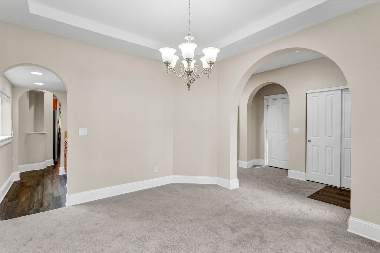 13589 Southeast 134th Avenue - Photo 5 of 31