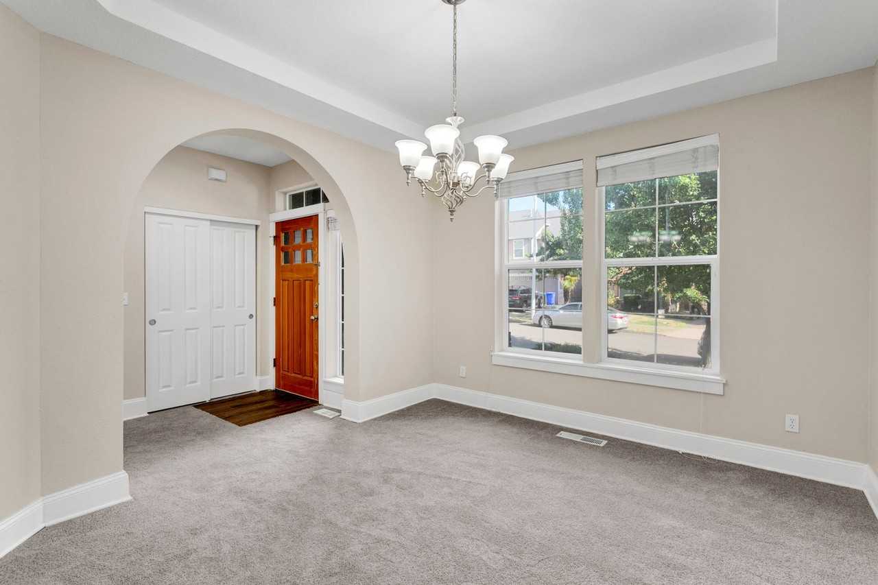 13589 Southeast 134th Avenue - Photo 4 of 31