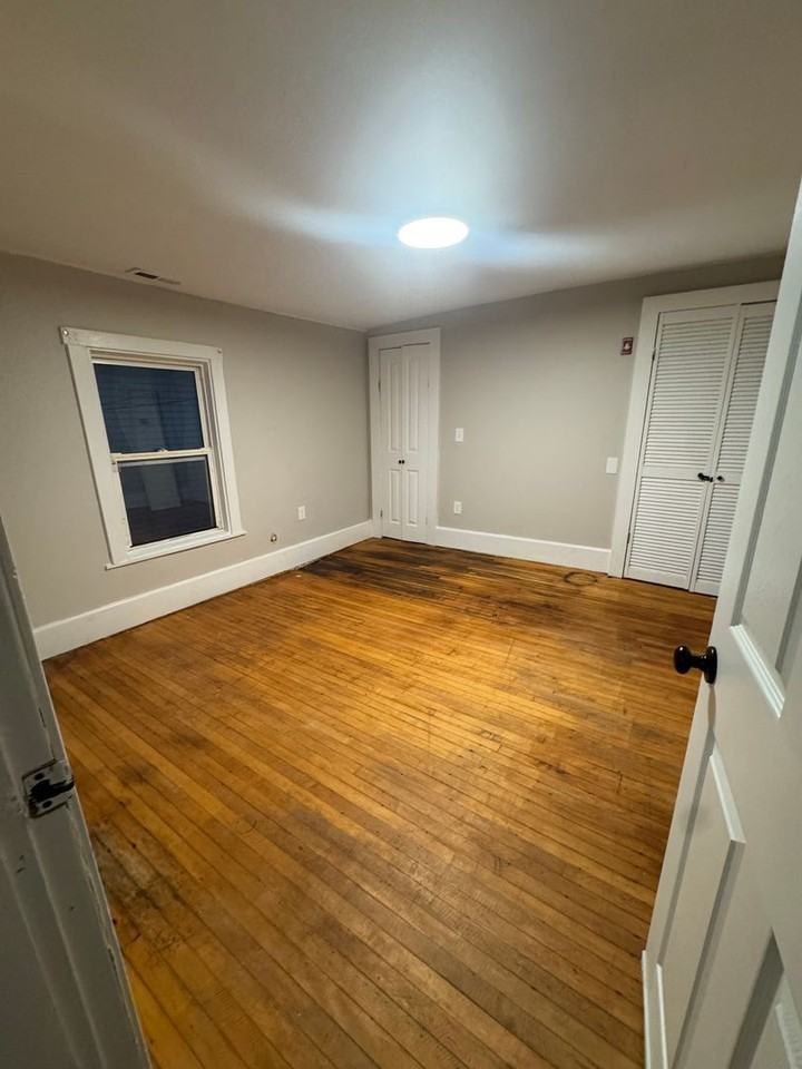 113-115 Laurel Ave - Photo 2 of 25