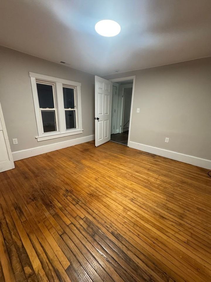 113-115 Laurel Ave - Photo 3 of 25