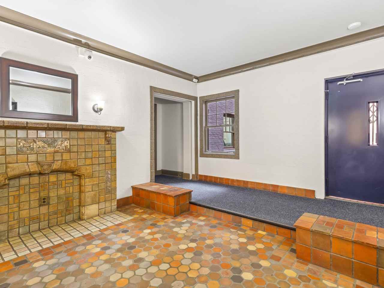 Presidential Court Apartments - Photo 3 of 20