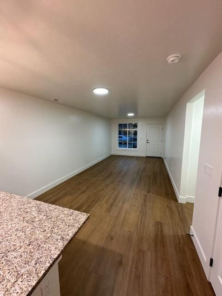 380 Nw Bradford Ave - Photo 5 of 24