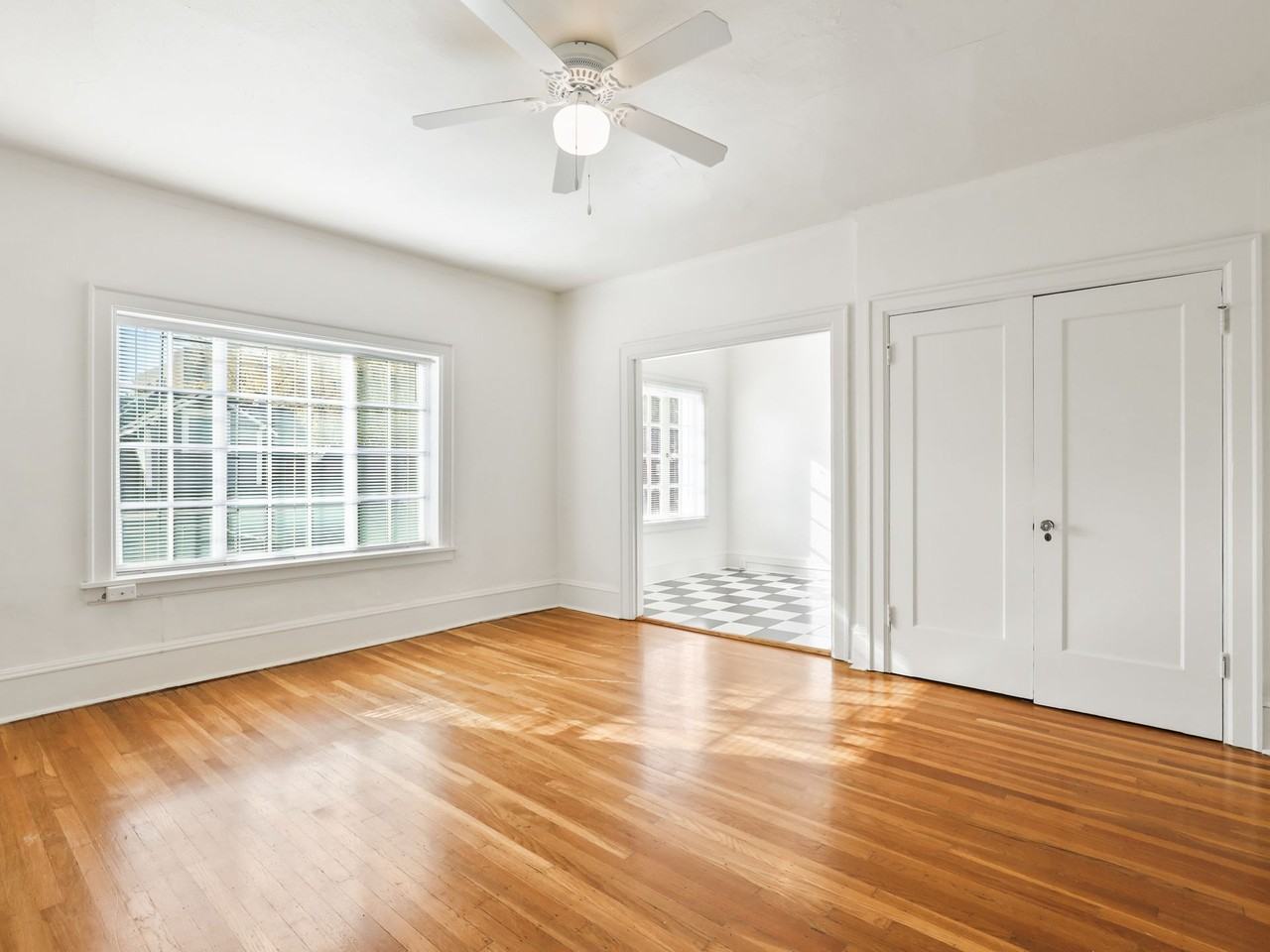 The Lovejoy - Photo 4 of 19