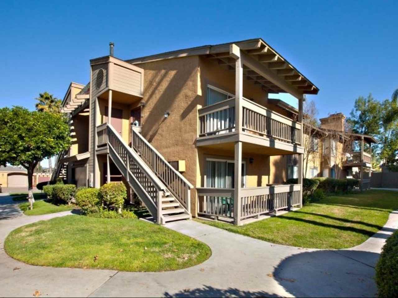 RMA910 - 910 Martin Dr - Photo 3 of 17