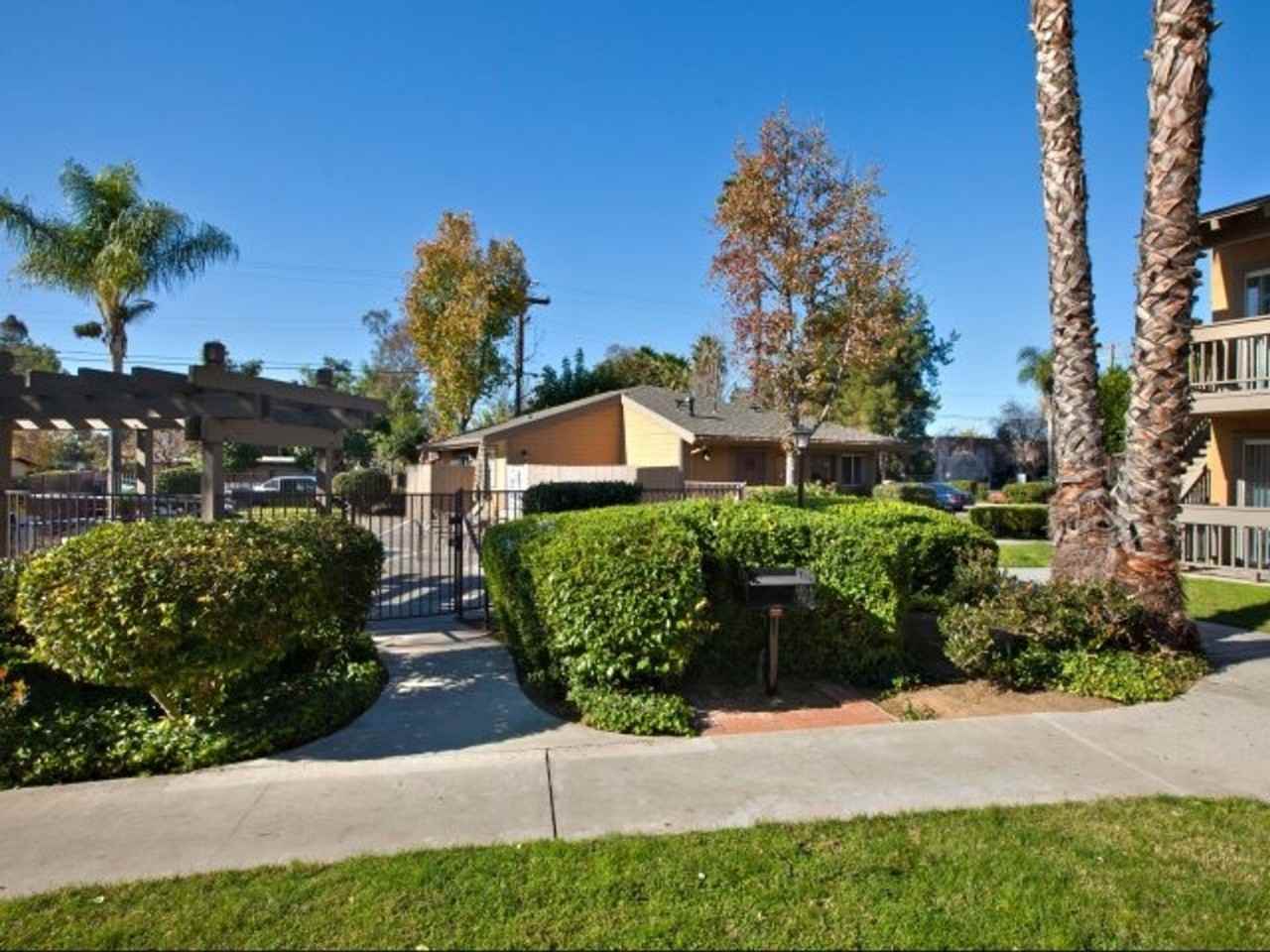 RMA910 - 910 Martin Dr - Photo 5 of 17