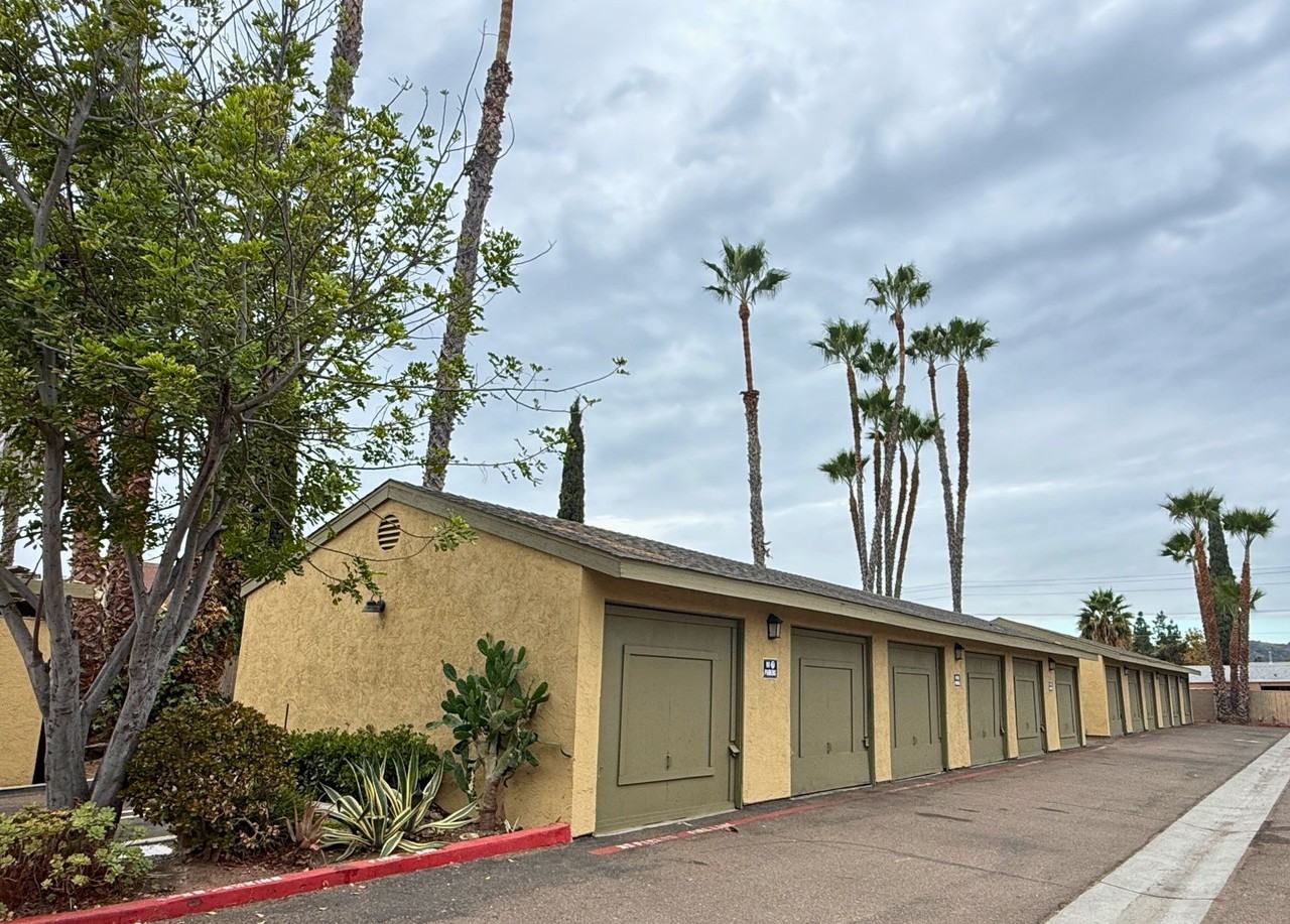 RMA910 - 910 Martin Dr - Photo 7 of 17