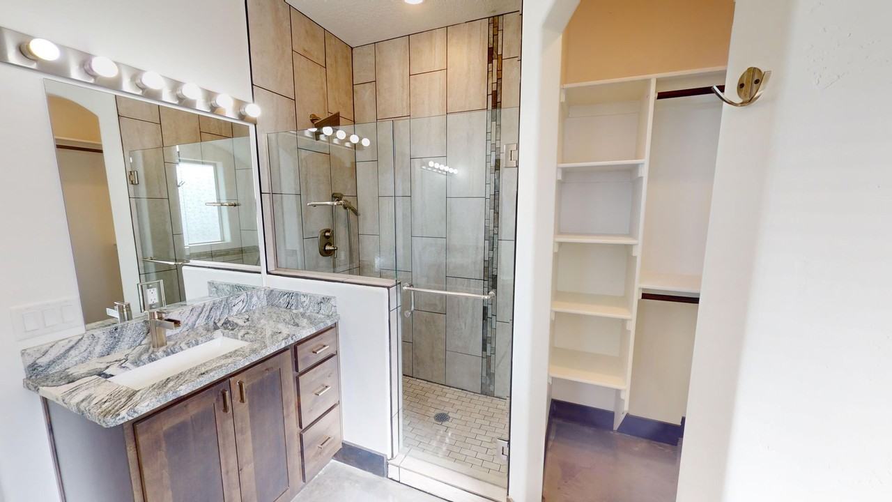 2220 Rio Verde - Photo 3 of 42