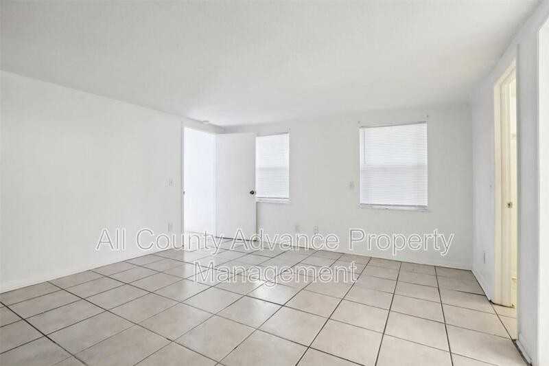 1270 8th Ave Ne - Photo 4 of 11