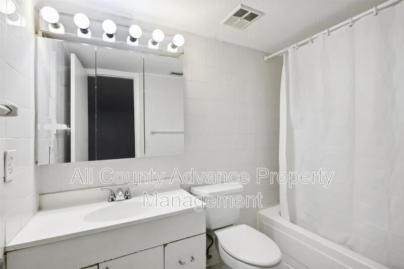1270 8th Ave Ne - Photo 6 of 11