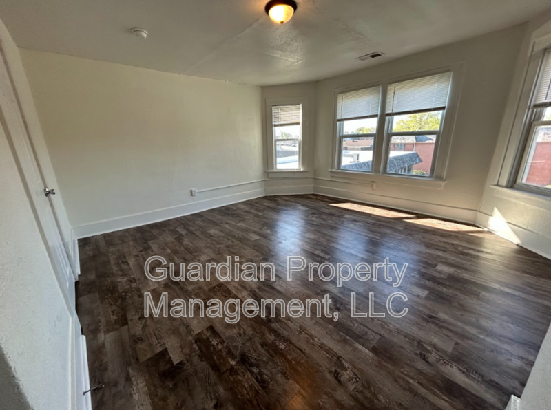 108 N Buchanan St #7 - Photo 2 of 14