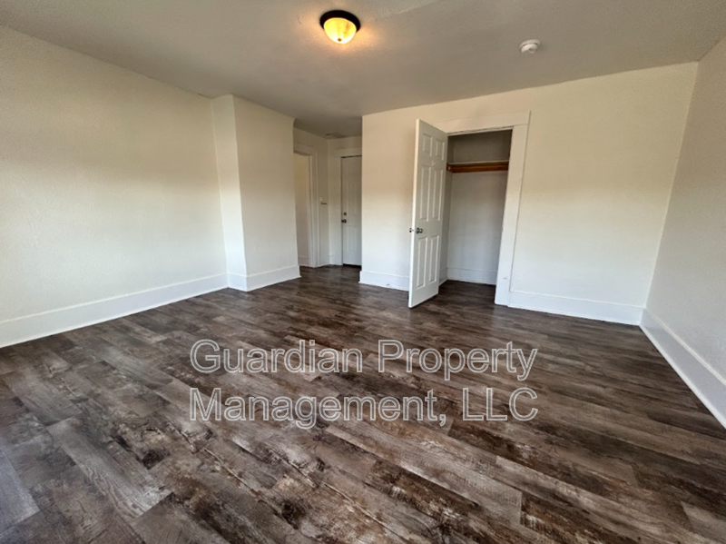 108 N Buchanan St #7 - Photo 3 of 14