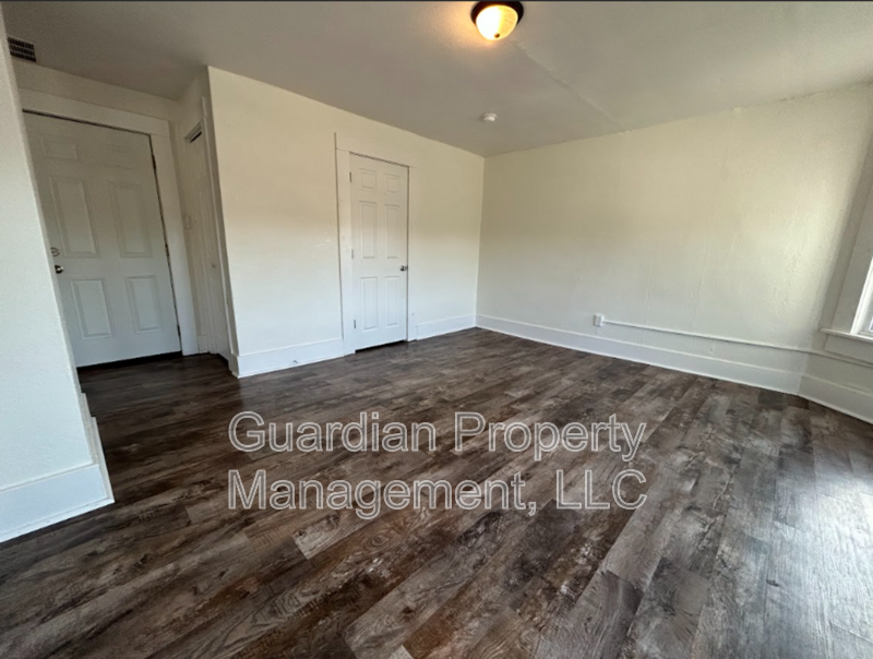 108 N Buchanan St #7 - Photo 4 of 14