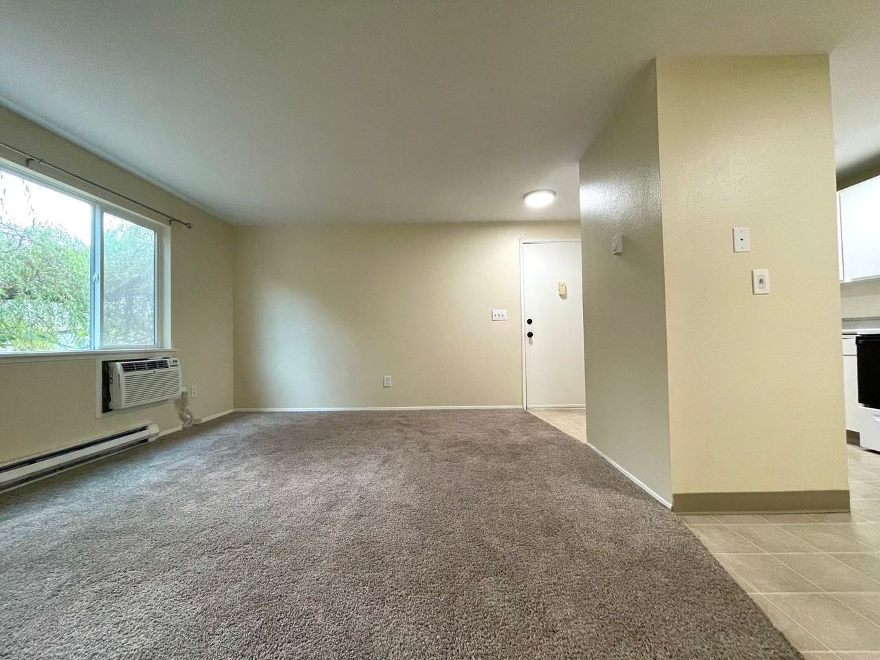 5113 N Lombard St #4 - Photo 4 of 13