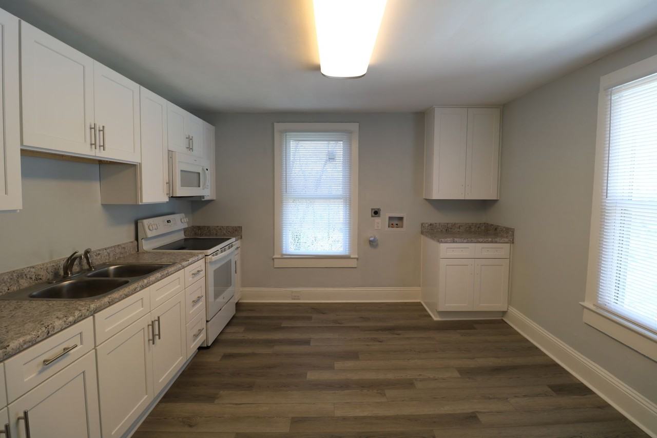 106 S Sunset Dr #2 - Photo 2 of 13