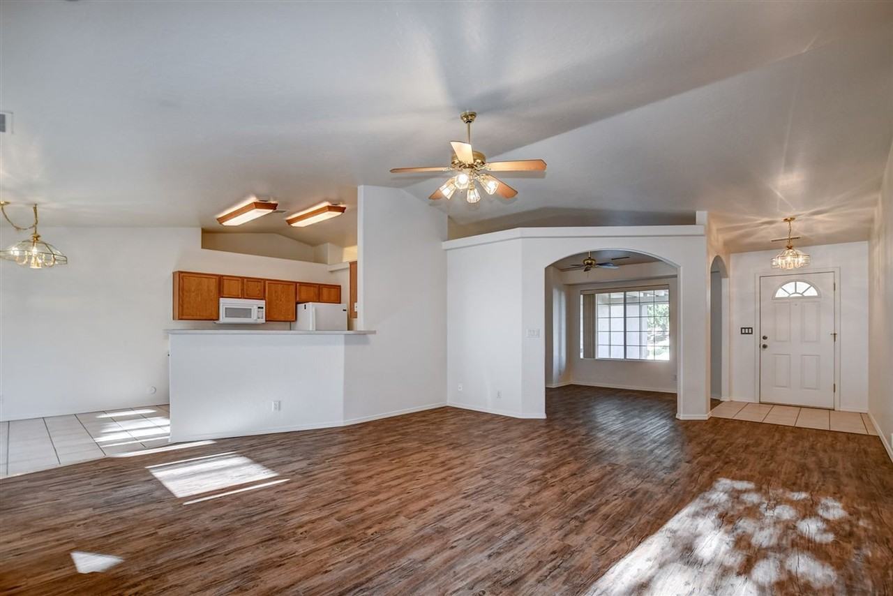 4261 N Tonopah Dr - Photo 5 of 35